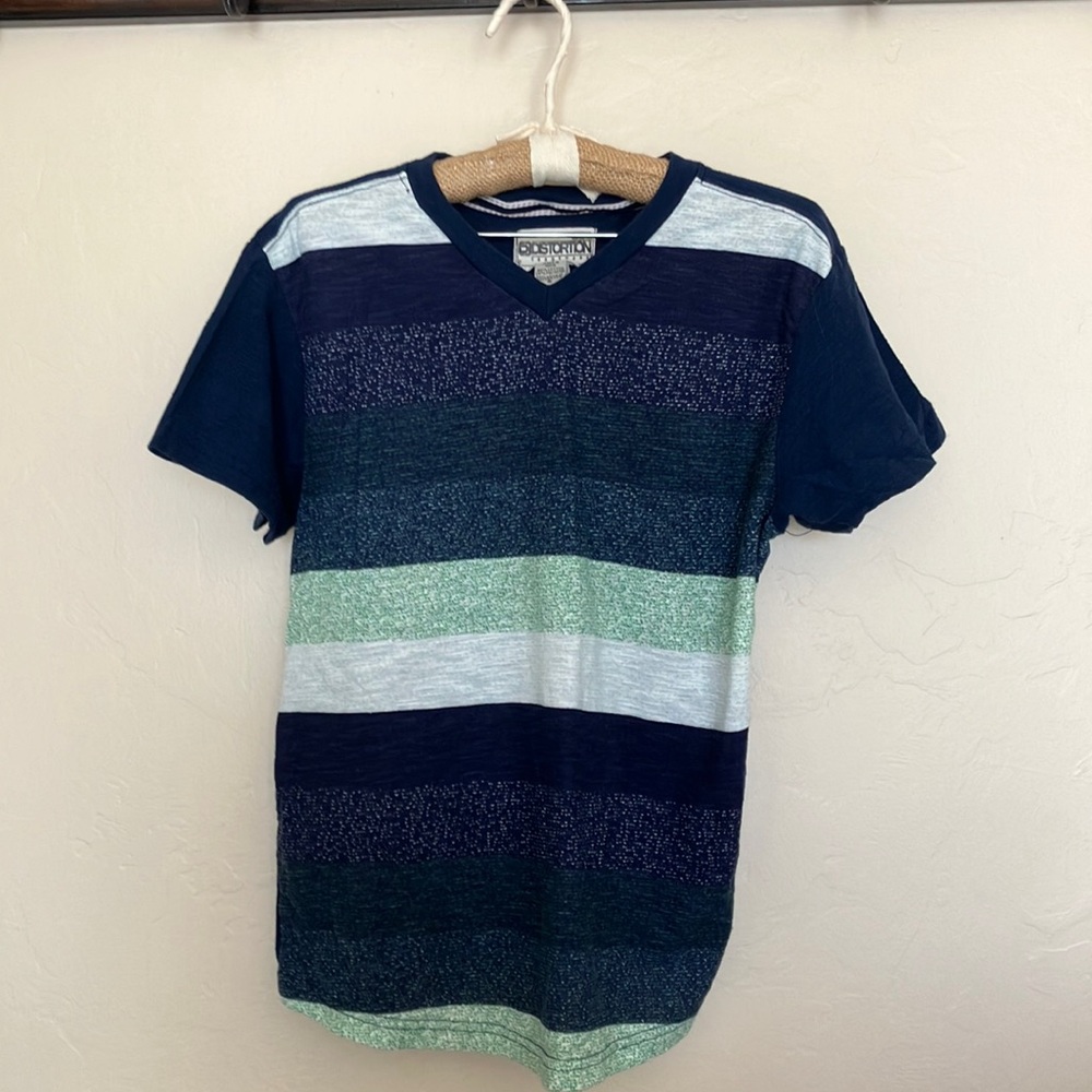 Distortion Short-sleeved Shirt, Size S.